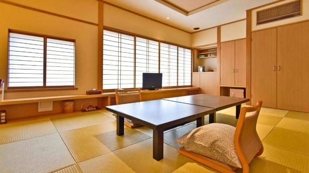 Tsukino Sumika Atami Juraku Hotel Exterior photo