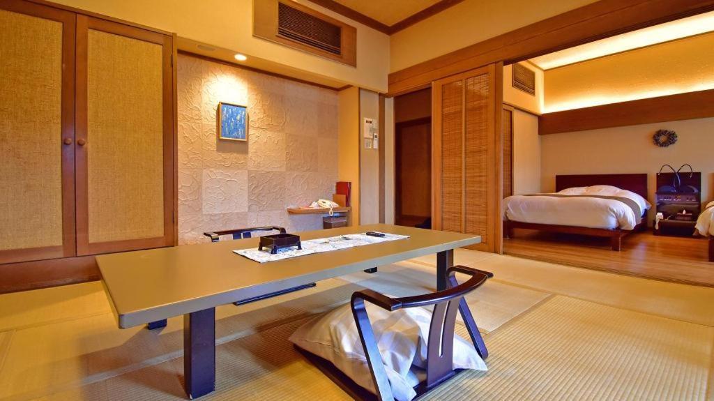 Tsukino Sumika Atami Juraku Hotel Exterior photo