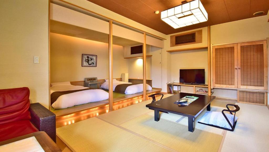Tsukino Sumika Atami Juraku Hotel Exterior photo